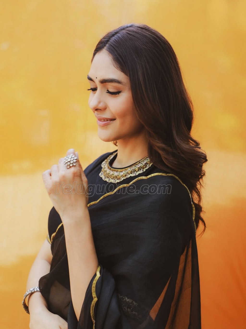 Mrunal Thakur Black Saree Photos